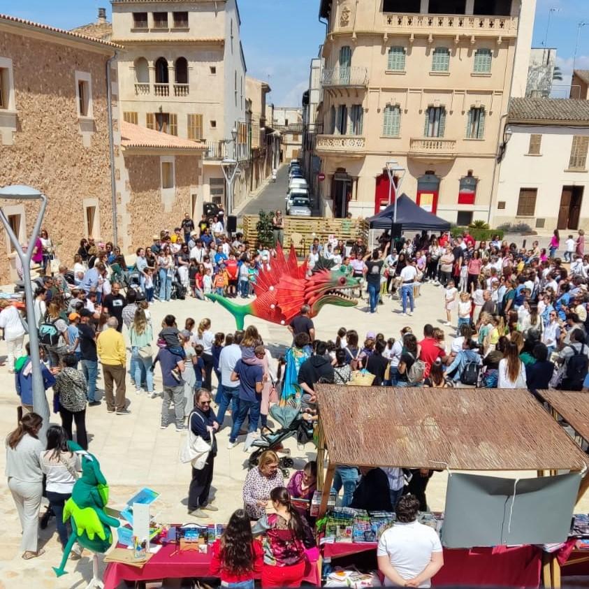 Campos celebra els 20 anys d'en Freu amb la Festa del Llibre